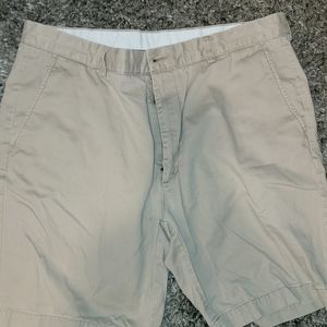 Roundtree & Yorke shorts